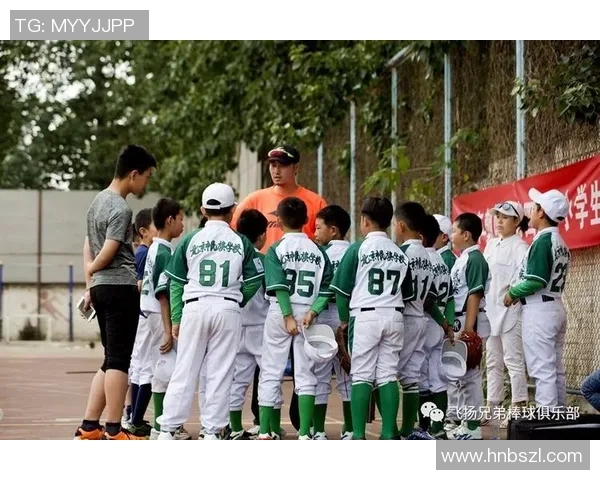 游泳纪录突破之路：探索历史性成绩背后的技巧与创新